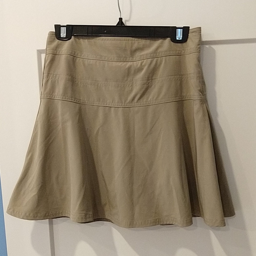 Light fabric Athleta skort